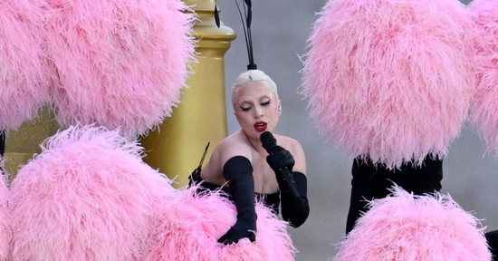 Lady Gaga megmutatta álomszép eljegyzési gyűrűjét, amit óriási gyémánt díszít: elképesztő, mennyibe került