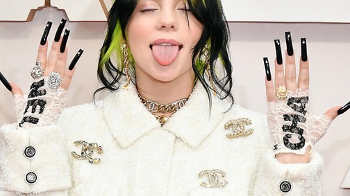 Billie Eilish szerencsére feledtetni tudta, hogy az Oscar-melegítője volt a vörös szőnyeg mélypontja