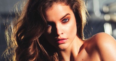 Kapaszkodjatok meg!!! Palvin Barbi egy újabb férfimagazinban vetkőzött, de még hogy!