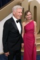 22 év - Harrison Ford és felesége, Calista Flockhart 2002 óta vannak együtt, és 2010-ben házasodtak össze. Először az 59. Golden Globe-gálán találkoztak egymással, és bár a színész akkor még második feleségével élt házasságban, már beadták a különválási kérelmet. Válásukat 2004-ben véglegesítették. A pár azóta csendes, békés életet alakított ki együtt.