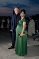 Salma Hayek 2007-ben, 41 évesen hozta világra lányát, Valentínát. Később egy interjúban elárulta, úgy érzi, ha korábban vállal gyermeket, nem lett volna ilyen jó édesanya. Sokkal türelmesebb és nagyon értékeli az időt, amit a lányával tölthet. 