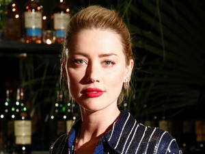 Mindenhogy rettenetes ez a ruha, de pont itt: TÖKÉLETES