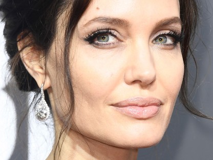 Láttad már Angelina Jolie bátyját? Mintha ikrek lennének! 