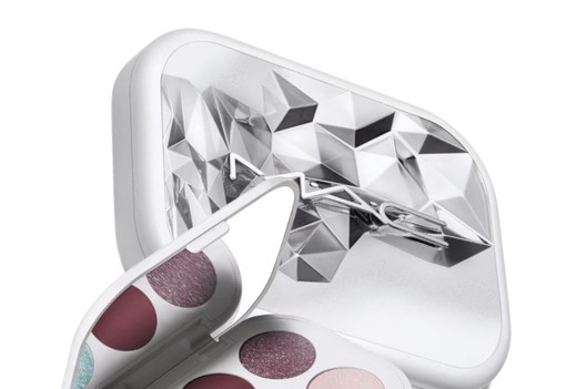 Jó gyönyörködést: itt vannak az év legszebb karácsonyi sminkszettjei