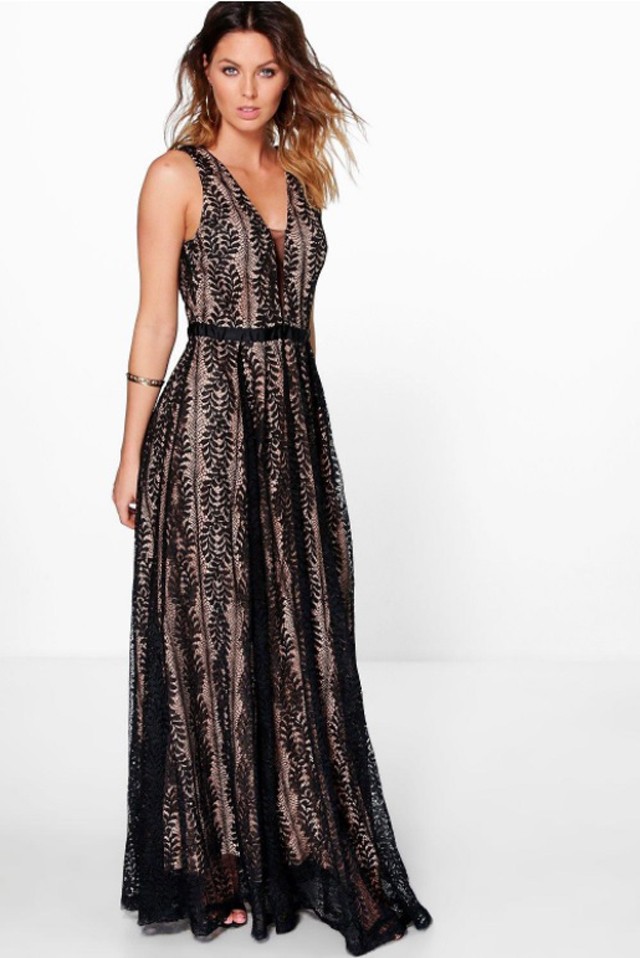 Csipke mintás ruha BOOHOO- 15 500 Ft boohoo.com