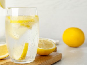 Ez történik a testeddel, ha szénsavas vizet iszol