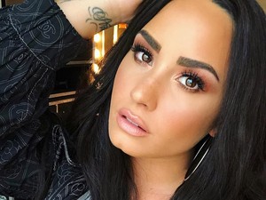 Döbbenetes, amit Demi Lovato barátnője kért a mentősöktől a tragédia estéjén