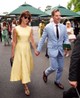 Kéz a kézben érkezett meg a házaspár a 2024-es wimbledoni teniszbajnokság tizennegyedik napjára: Sophie Hunter egy napsárga, lágy esésű ruhában és napszemüvegben tündökölt, miközben Benedict Cumberbatch egy világoskék öltonnyel tette tökéletessé az összhangot