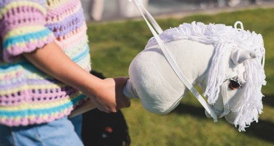 A ló plüss, a küzdelem valós – így lett TikTok-trendből versenysport a hobbilovaglás