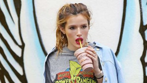 Nyugodjunk bele: Bella Thorne nem szende kislány többé!