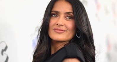 Imádjuk! Salma Hayek büszkén mutatja ősz tincseit