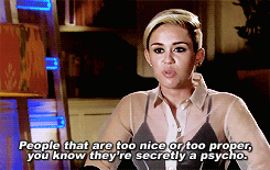 5+1 jel, hogy egy hazuggal randizol