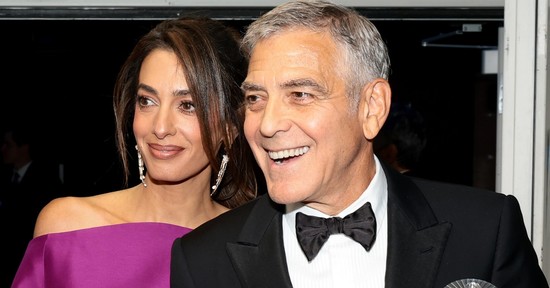 Amal Clooney a világ legrövidebb szoknyáját is hercegnőként viseli, arcpirító ruhája azonnal berobbantja a nyarat