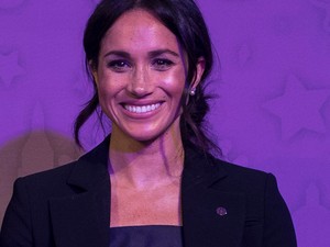 Így se láttad még: Meghan Markle kis kötényben főzőcskézik