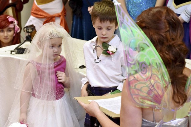 Valóra válhatott a legszebb álma: férjhez ment az 5 éves rákos kislány