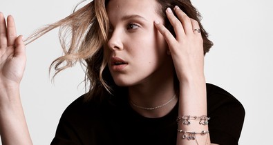 Mostantól biztosan Pandora ékszereket vásárolsz majd: Millie Bobby Brown a márka új arca