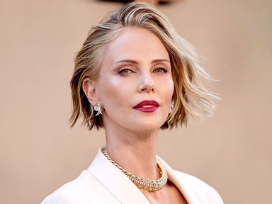 Rá sem ismerni: képeken Charlize Theron elképesztő átalakulása az elmúlt 25 évben