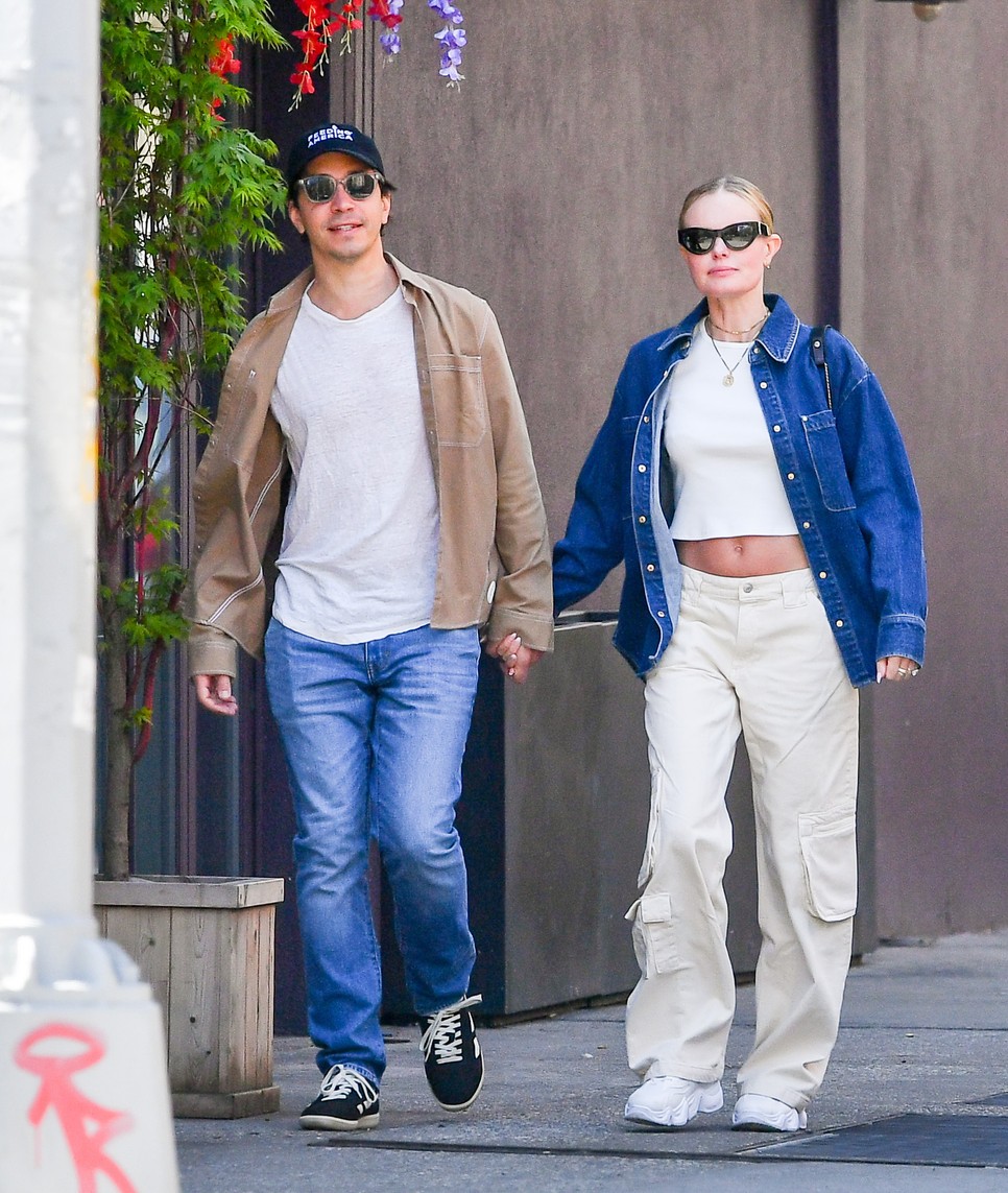 Kate Bosworth cargo nadrág szettje meghódította a hétköznapi trendeket.