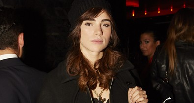 Suki Waterhouse haja már nem szőke!