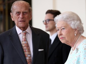 Megint sumákol a királyi család? Megpróbálják eltussolni Fülöp herceg balesetét