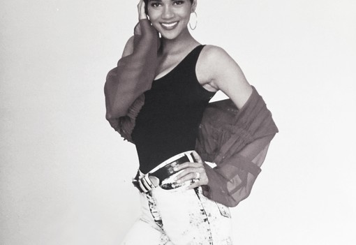 Döbbenetes: 12 fotó az 57 éves Halle Berry-ről, akin nem fog az idő