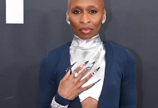 Medúza haj és retro glam: mutatjuk a Grammy-gála legkülönlegesebb szépségpillanatait