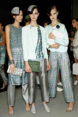 Milánóban, az Armani show előtt Lindsey Wixsonnal