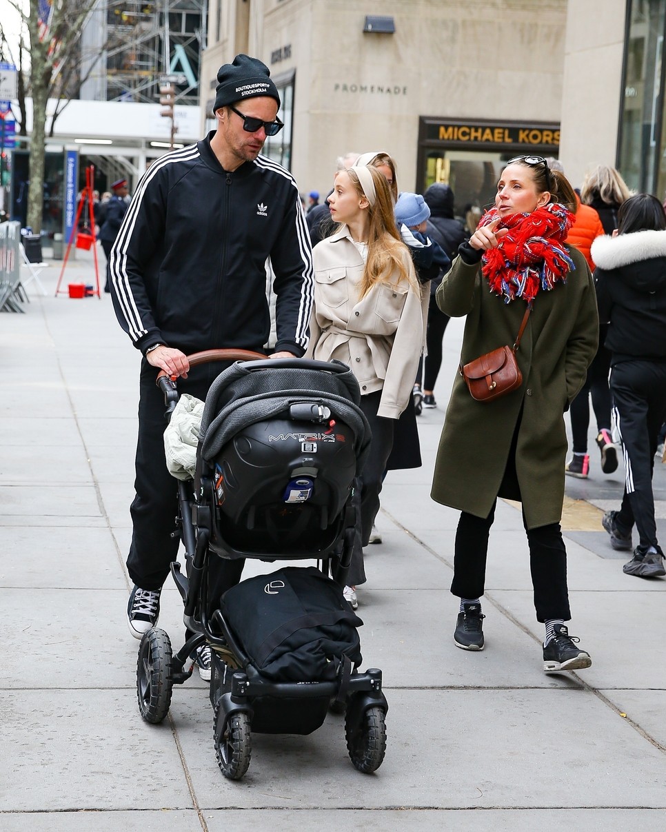 Alexander Skarsgård és kedvese egy békés novemberi napon New Yorkban
