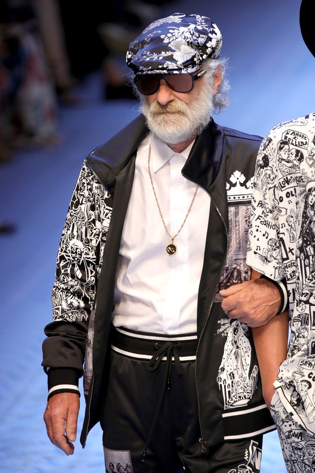 Meztelen felsőtestű félisteneken csorgathatták a nyálukat a Dolce & Gabbana bemutatón a vendégek