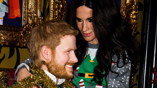 Zseniális fotók: ilyen lesz Meghan Markle és Harry karácsonya? Csúnya pulcsi, óriási pocak, poénkodás...