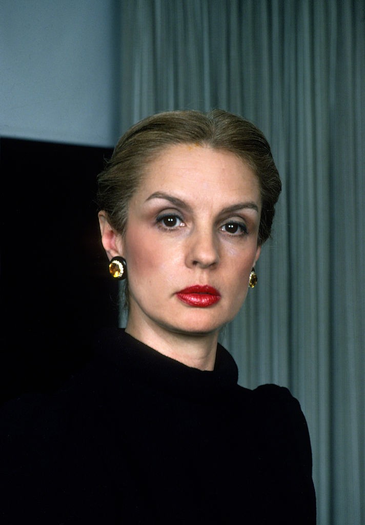 Carolina Herrera a venezuelai Caracasban látta meg a napvilágot. Édesapja külügyminiszter és Caracas kormányzója is volt, így a kislány kora óta a felső tízezer és az arisztokrácia világában nevelkedett.