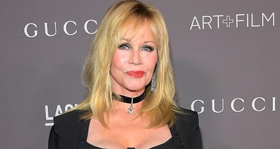 Nem találtuk volna ki, hogy ő az, de a 60 éves Melanie Griffith fürdőruhája tökéletes