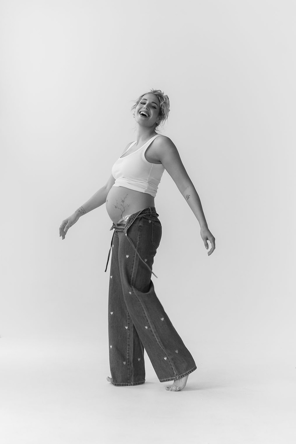 Nyári Dia digitális címlap – Atléta ZARA, Farmer RESERVED