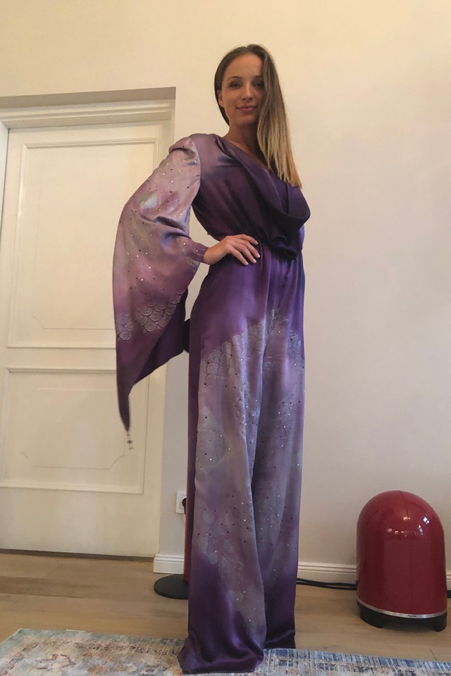 Dobos Evelin ebben a csodás ruhában megy ma a Curtiz bemutatójára