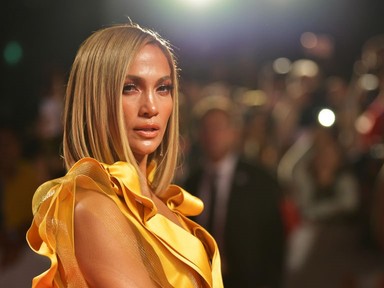 Jennifer Lopez fürdőruhája a szezon legmerészebb darabja