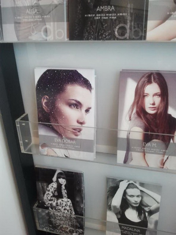 Dobár Éva @Attractive showkártyája