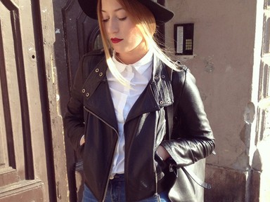 Barbi nem tudja megunni a feketét