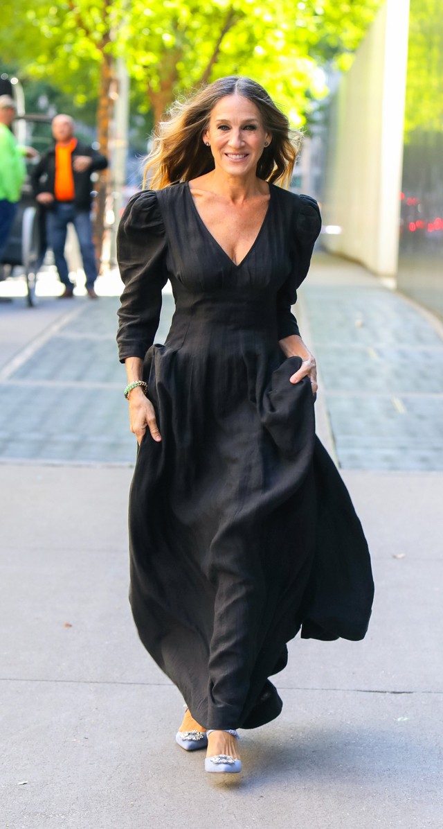 Sarah Jessica Parker rögtönzött divatbemutatóját látnod kell