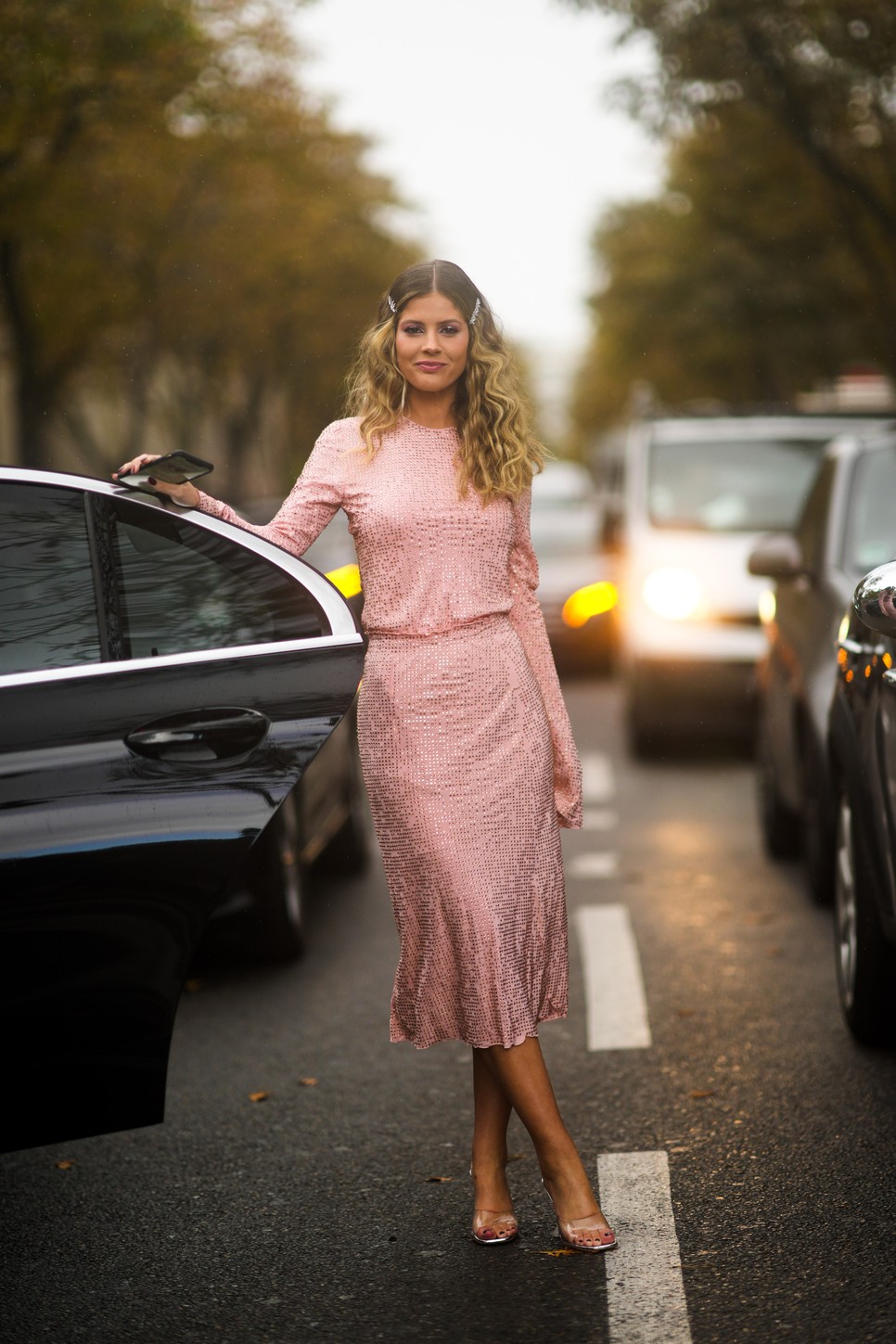 Párizs stílusikonjai jelentik, a magas sarkú újra trendi - így viseld!