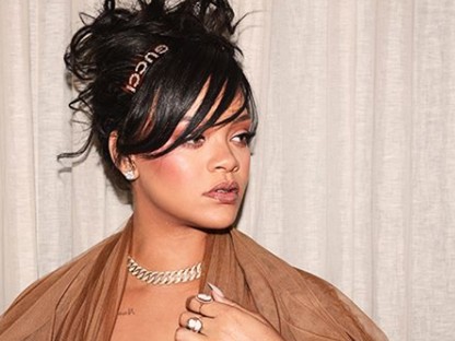 Olyan, mintha Rihanna feneke elől lenne ebben a barna masniruhában