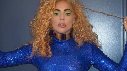 Lady Gaga egyik fotóján a fenekét, másikon a mellét tolja az arcunkba!