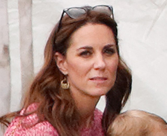 Katalin hercegné gyönyörű anyuka: ilyen vidáman játszadozott három gyermekével