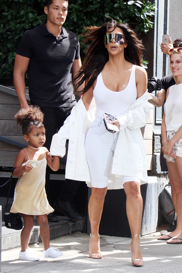 kim kardashian, közösségi média, fendi, fendi táska, napszemüveg, instagram