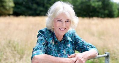 Kamilla királynét tetoválásaival hozta zavarba egy alattvaló: így reagált Károly király felesége a meglepő motívumra