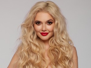 Felkészültél, hogy elköszönj Herceg Erika ikonikus szőke hajától? Pedig barátkozz meg a gondolattal