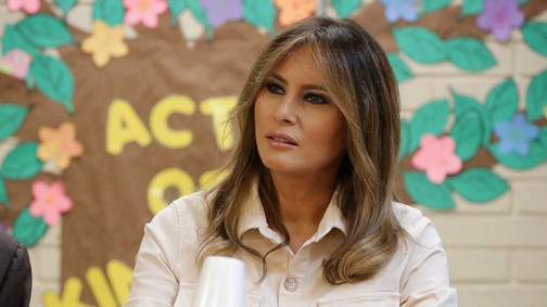 Melania Trump kabátja akkora felháborodást váltott ki, amit soha egy First Lady sem!