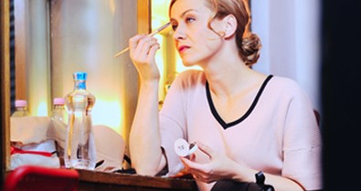 Először leshetsz be a színésznő öltözőjébe