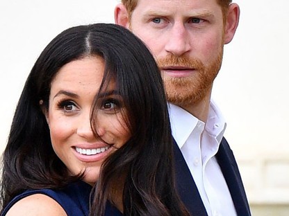 Mint egy mesében: a várandós Meghan és Harry herceg a tengerparton mókáznak