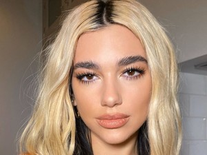 Get the Look: így készítsd el Dua Lipa szempilla-hangsúlyos sminkjét!