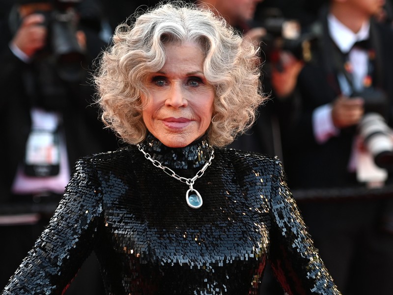 A 88 éves Jane Fonda királynőként ragyog a cannes-i filmfesztivál vörös szőnyegén, igazi kortalan szépség
